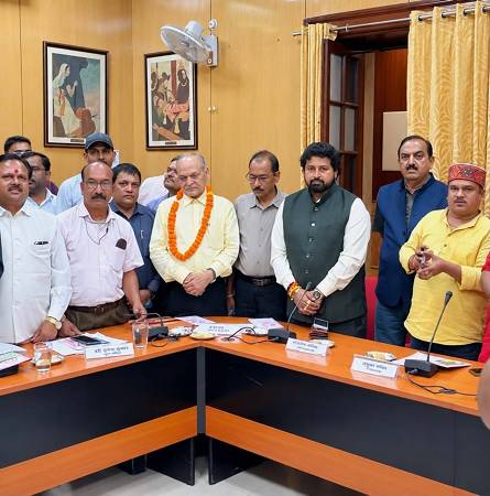 Vinay Kumar Dubey Felicitated 4